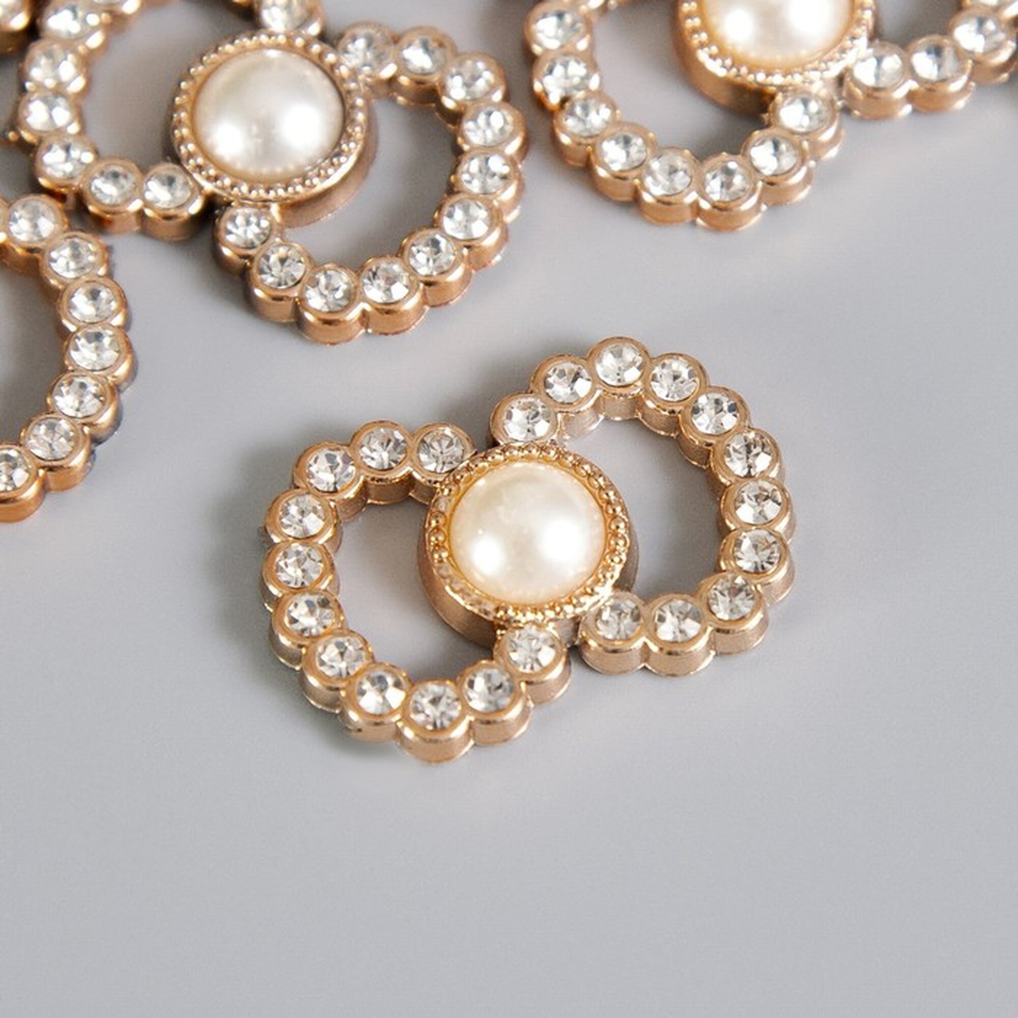 Декор для творчества пластик пряжка 