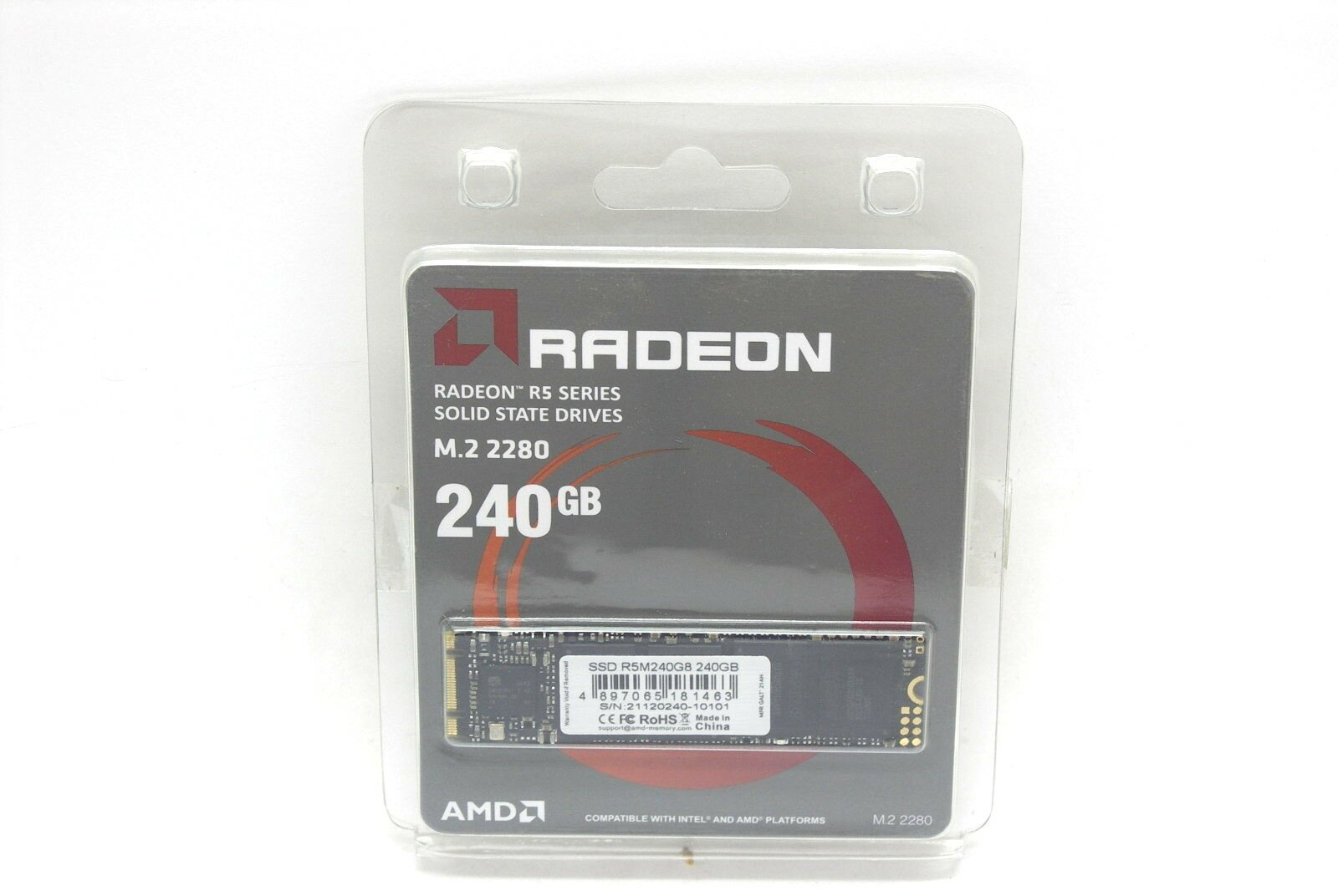 Твердотельный накопитель AMD Radeon M2 R5M240G8