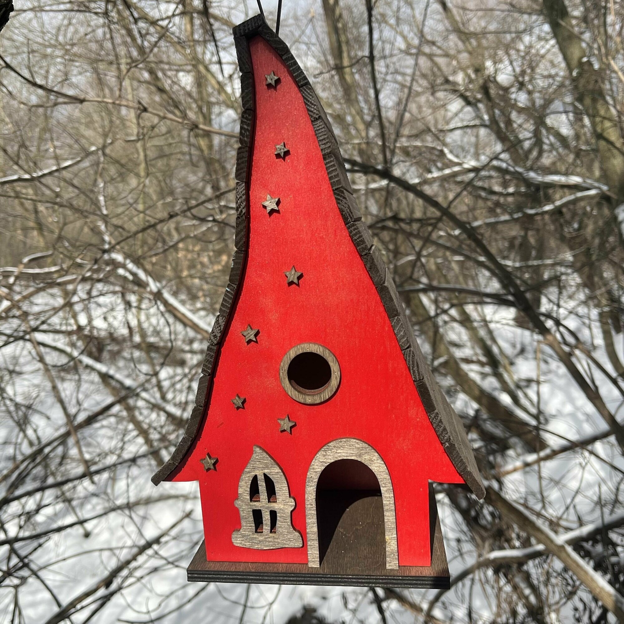 Деревянный скворечник для птиц PinePeak / Кормушка для птиц подвесная для дачи и сада, 330х200х150мм - фотография № 2
