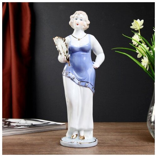 фото Сувенир керамика "пышечка в бело-голубом платье с пером" 30,5х11,5х8 см mikimarket