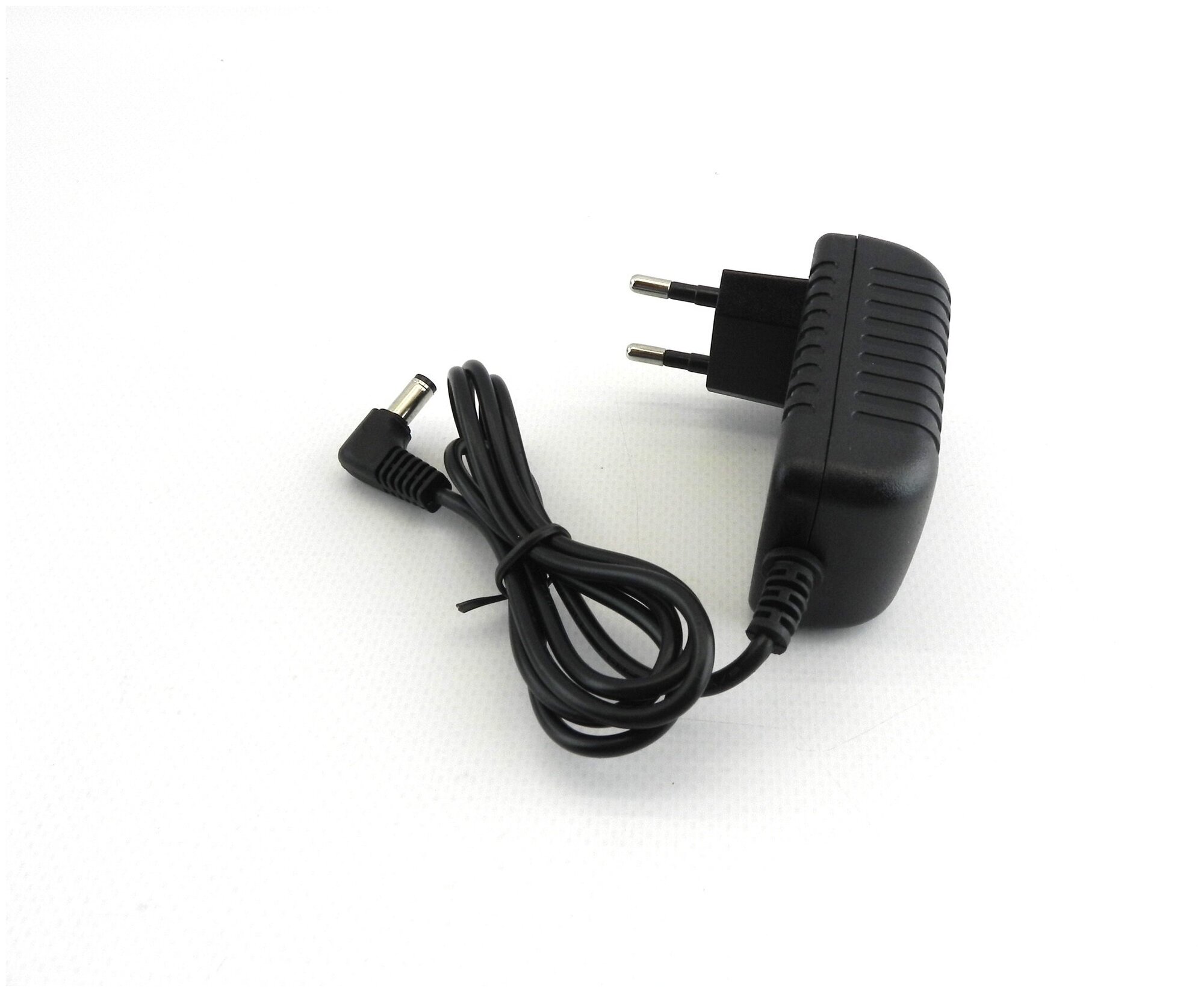 Универсальный блок питания 9V 06A 6W 5525 прямой штекер