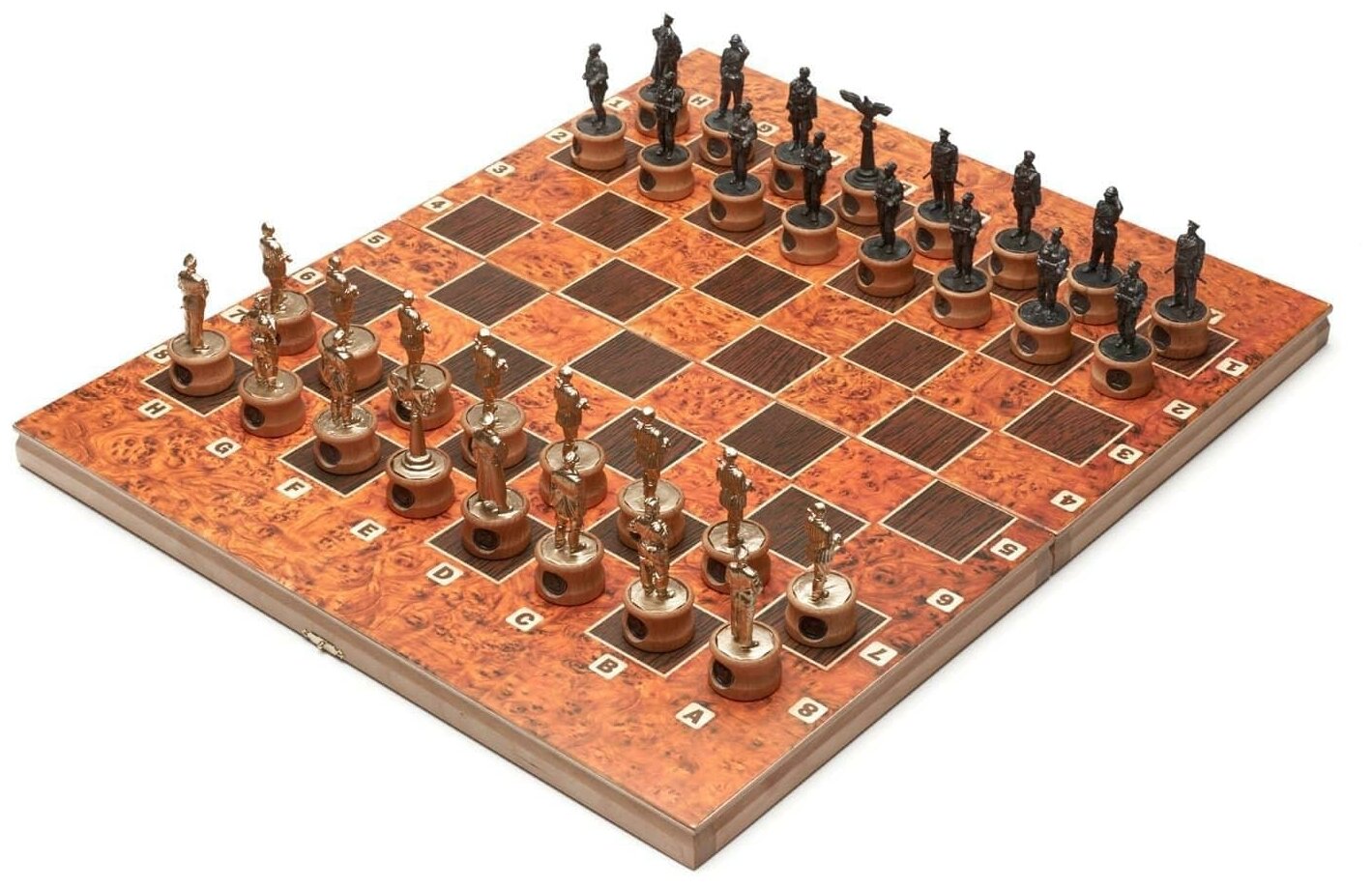 Деревянные шахматы "Великая отечественная война" с фигурами из цинкового сплава 60х50 см