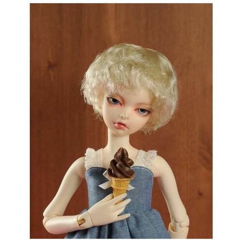 Dollmore (7-8) SUSM Wave Wig Blond (Короткий кудрявый парик блонд унисекс размер 17,5-20 см для кукол Доллмор) парик клоуна кудрявый триколор