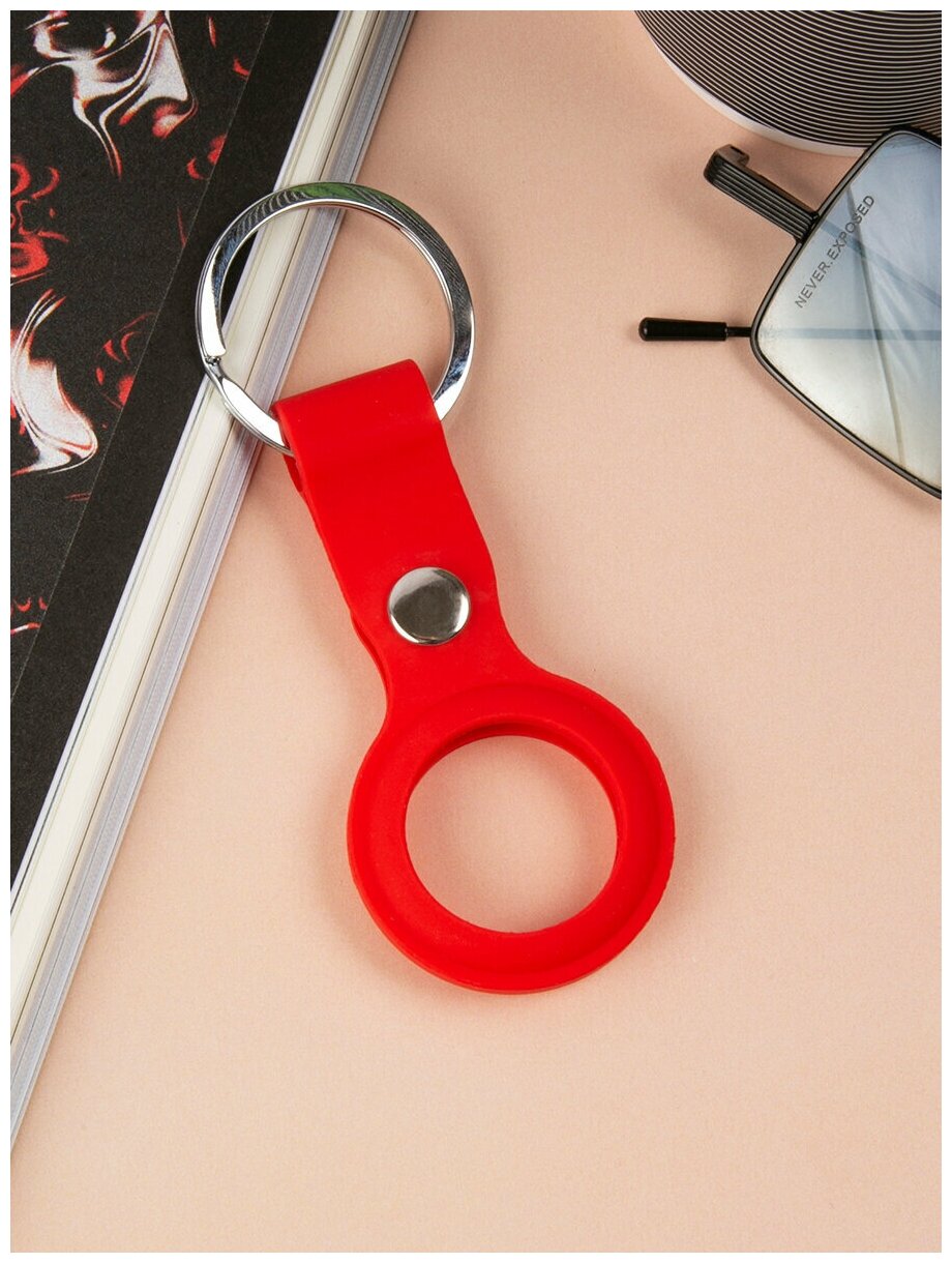 Чехол для AirTag Apple с кольцом/Эпл Эиртэг/умный брелок Apple/поисковая метка Apple, силикон красный