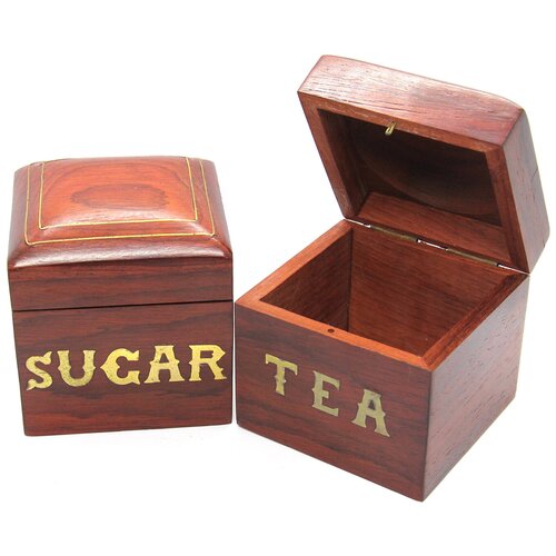 Две шкатулки из красного дерева