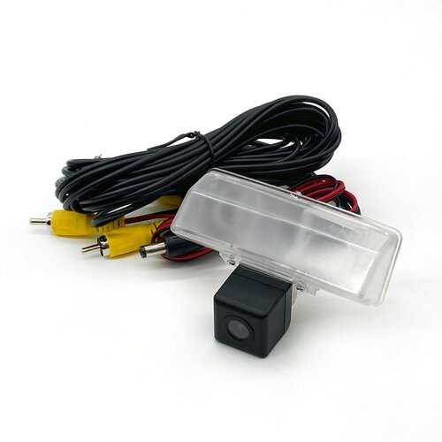 Камера в плафоне Toyota Rav4 2012-2018 Venza 177000₽