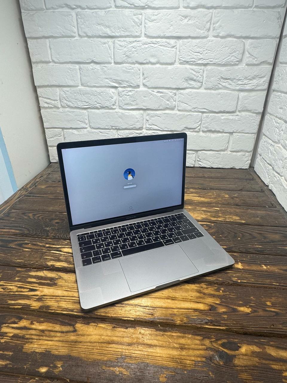 Apple MacBook Pro 13inch 2017 Intel Core i5 2.30Ghz, SSD 256 gb, RAM 8 gb, Space Gray, MacOS