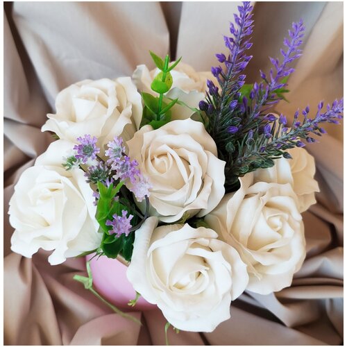 Букет из мыльных роз 7 штук белые цветы 4911