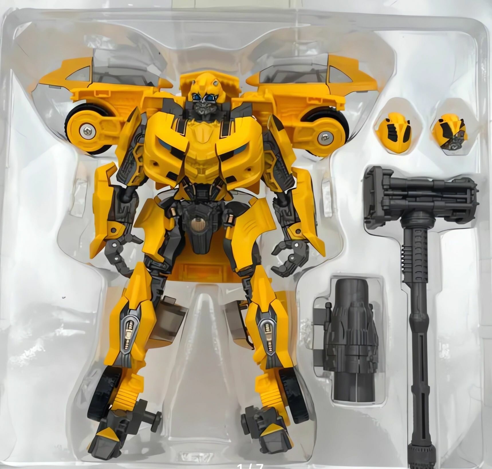 Картинки Коллекционный трансформер с аксессуарами BAIWEI "Бамблби"/BumbleBee