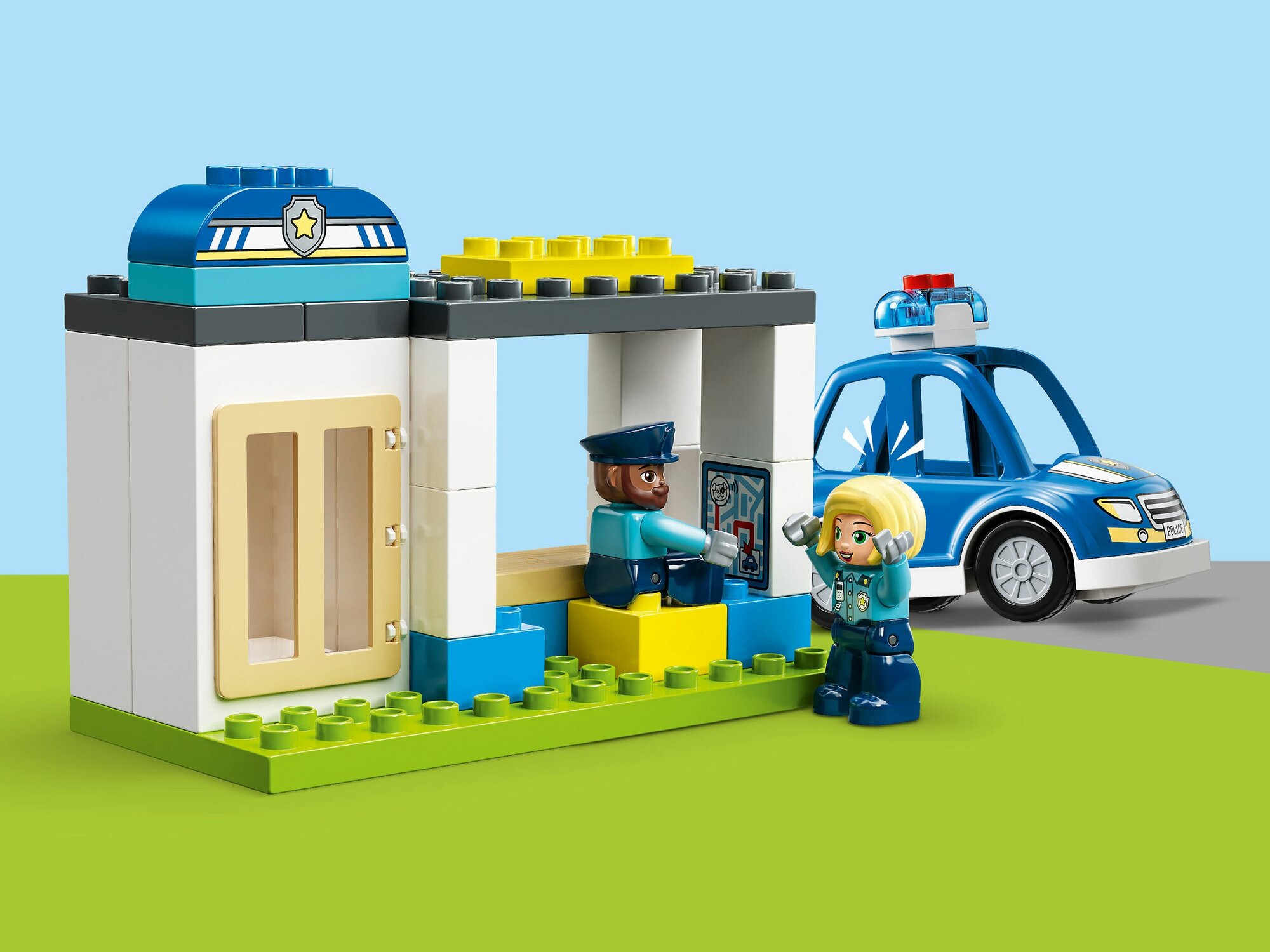 Конструктор LEGO DUPLO 10959 "Полицейский участок и вертолёт" - фото №19
