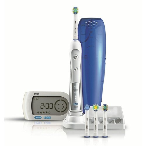 Электрическая зубная щетка Oral-B Triumph с устройством навигации Smart Guide тип 3757 в комплекте с 3 насадками 1633600₽