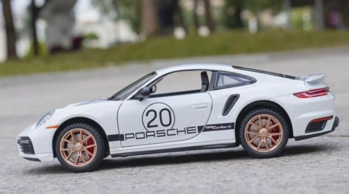 Коллекционная масштабная модель Porsche 911 Turbo S 1:24 (металл, свет, звук)