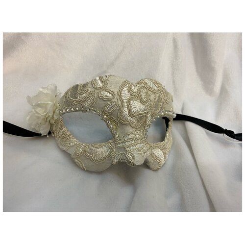 Белая маска с кружевом и цветком (13721) блестящая венецианская маска белая 8785