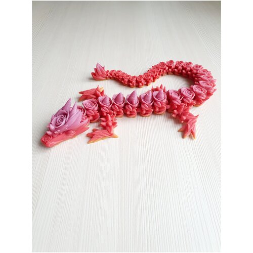 Китайский дракон с розами