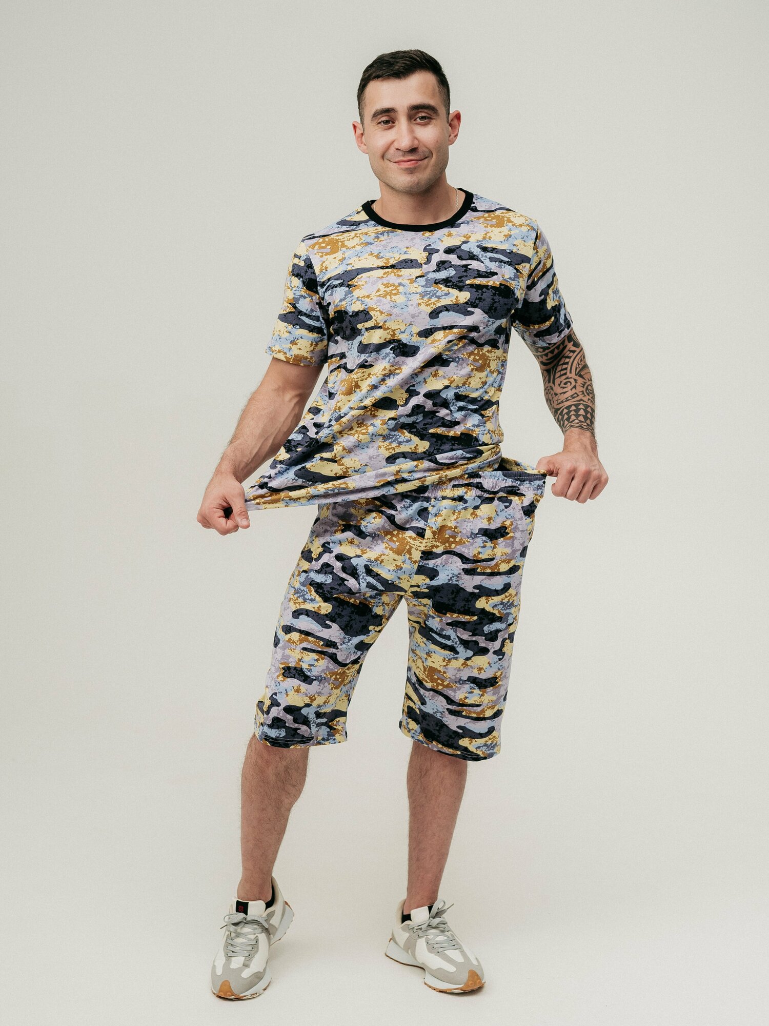 Мужская пижама, мужской пижамный комплект ARISTARHOV, Футболка + Шорты, графит, бежевый, размер 58 - фотография № 12