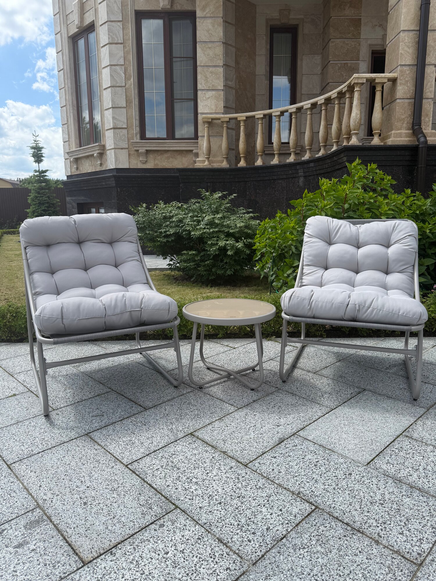 Изображение Комплект садовой мебели Full Comfort - CALABRIA (журнальный стол, 2 кресла, подушки) металлический каркас, светло-серый