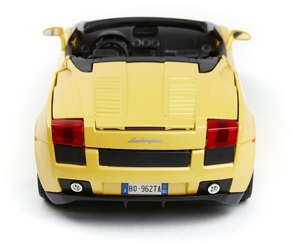 Bburago Коллекционная машинка 1:18 Lamborghini Gallardo Spyder, 18-12016, желтая - фото №6