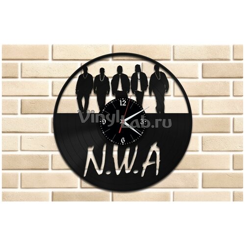 N.W.A. — часы из виниловой пластинки (c) VinylLab