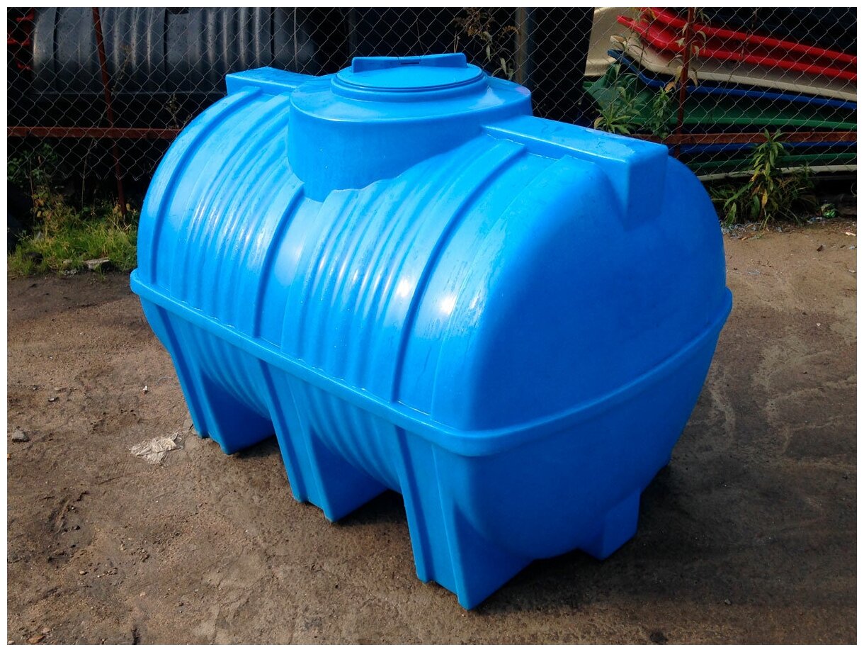 Емкость 500 литров Polimer Group G 500 для воды/ топлива, цвет чёрный - фотография № 5