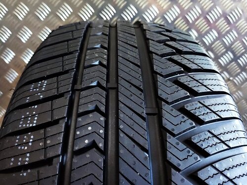 235/55 R-18 Sailun atrezzo 4seasons PRO 104V XL