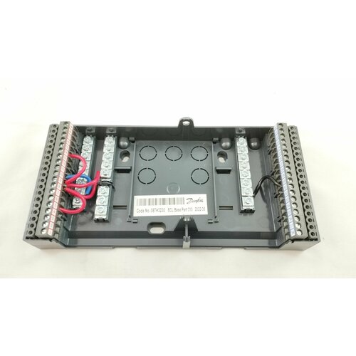 087H3230 Клеммная панель ECL Comfort 310 для монтажа терморегулятора на стене или DIN-рейке 35 мм, 1 шт./уп.