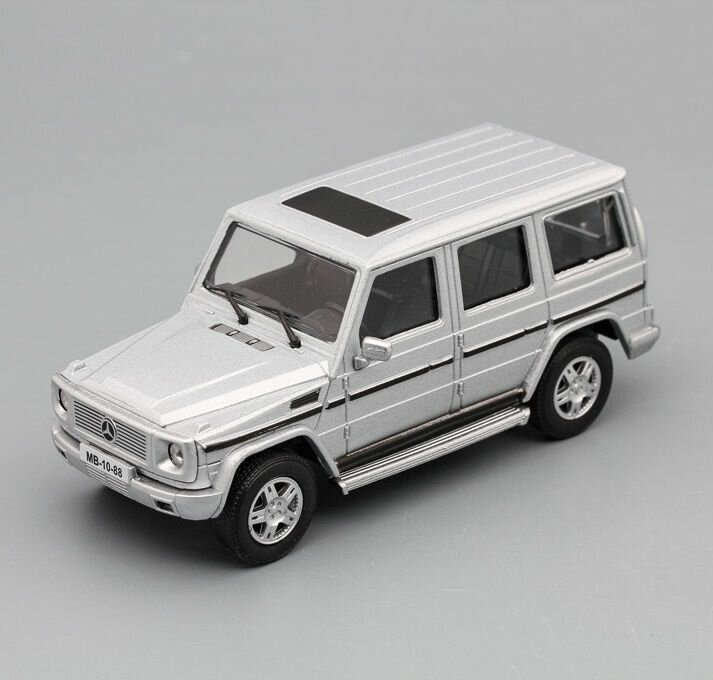 Модель коллекционная MERCEDES-BENZ G-Class G500