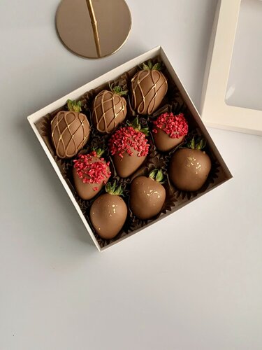 Изображение товара Клубника в шоколаде подарочный набор 9 - 12 штук