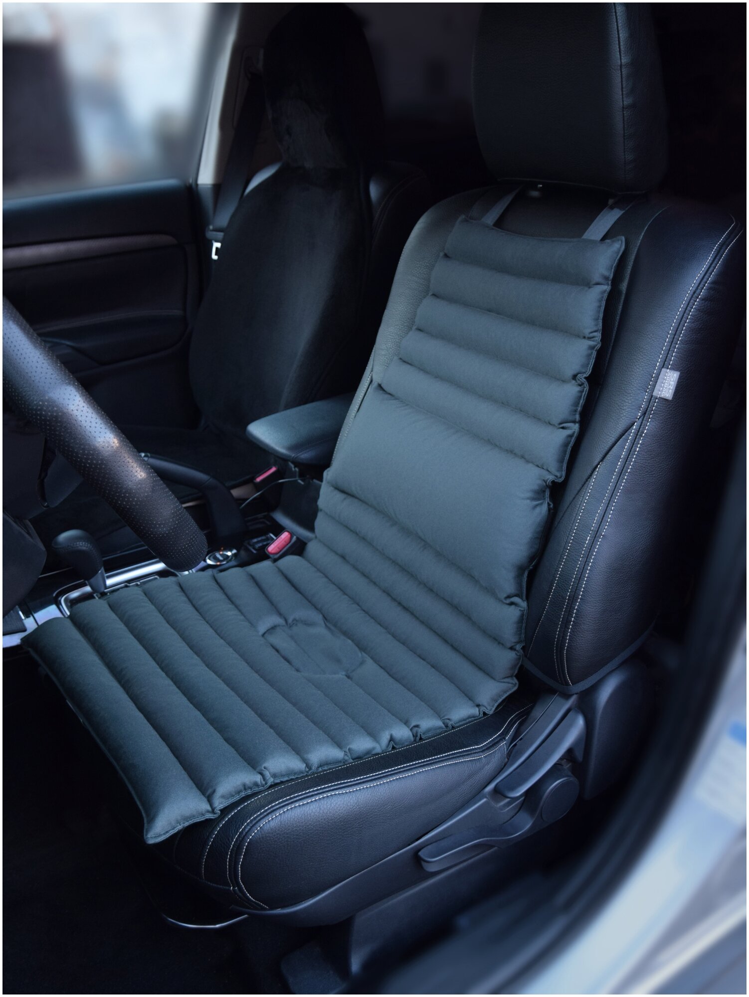 Ортопедическая накидка на автомобильное кресло SMART - TEXTILE "Гемо комфорт авто" с валиком.