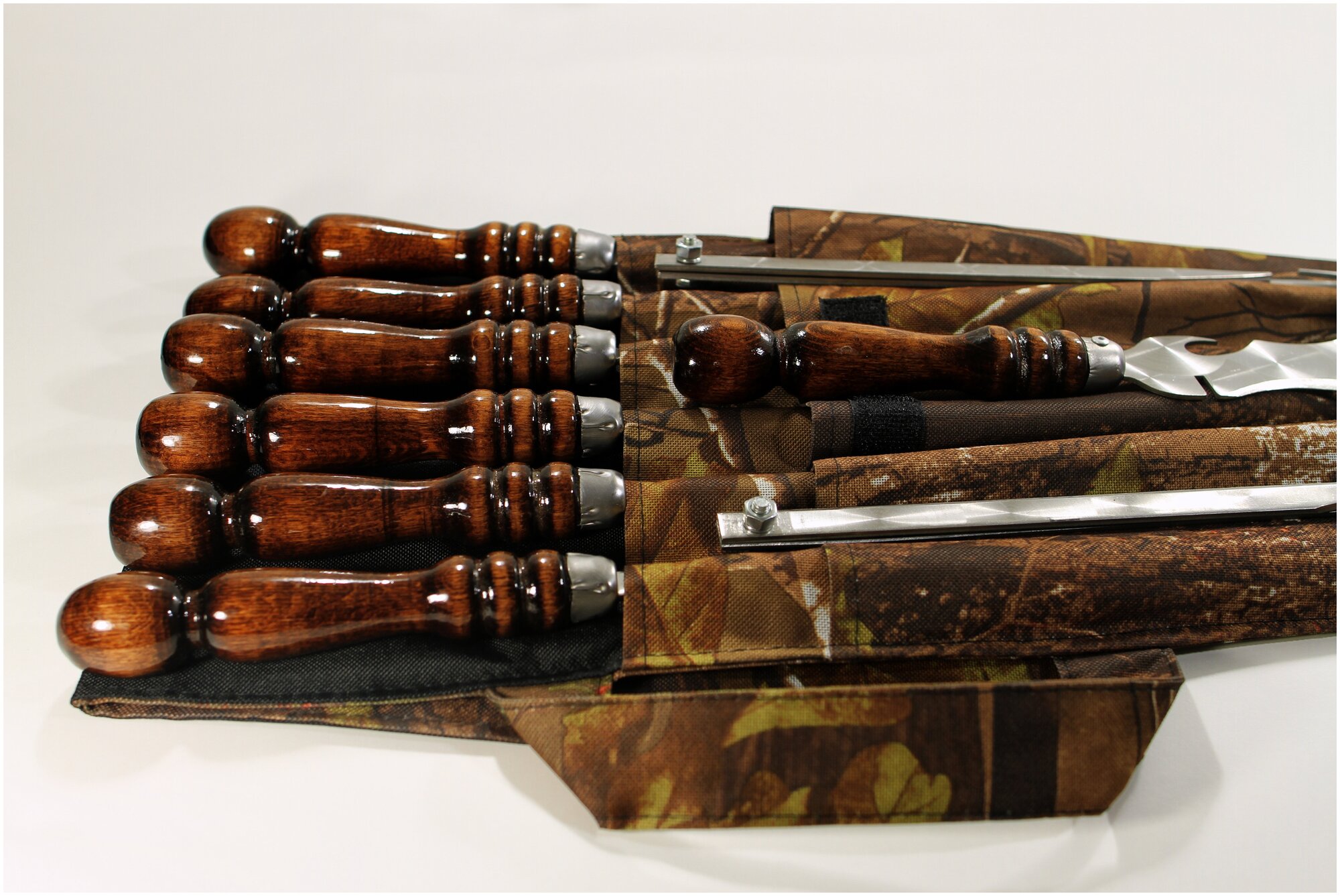 Шампура, набор из 6 шампуров с рабочей частью 45см в водоотталкивающем чехле, нож-вилка, походный мангал. - фотография № 2