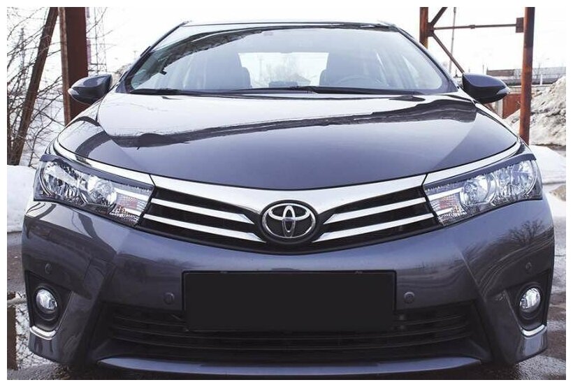 Передние реснички Toyota Corolla (седан) 2012-2015