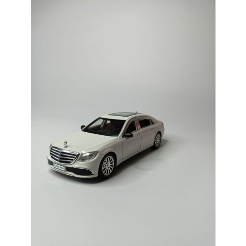 Модель автомобиля Mercedes-Benz E-300еL коллекционная металлическая игрушка масштаб 1:24 белый