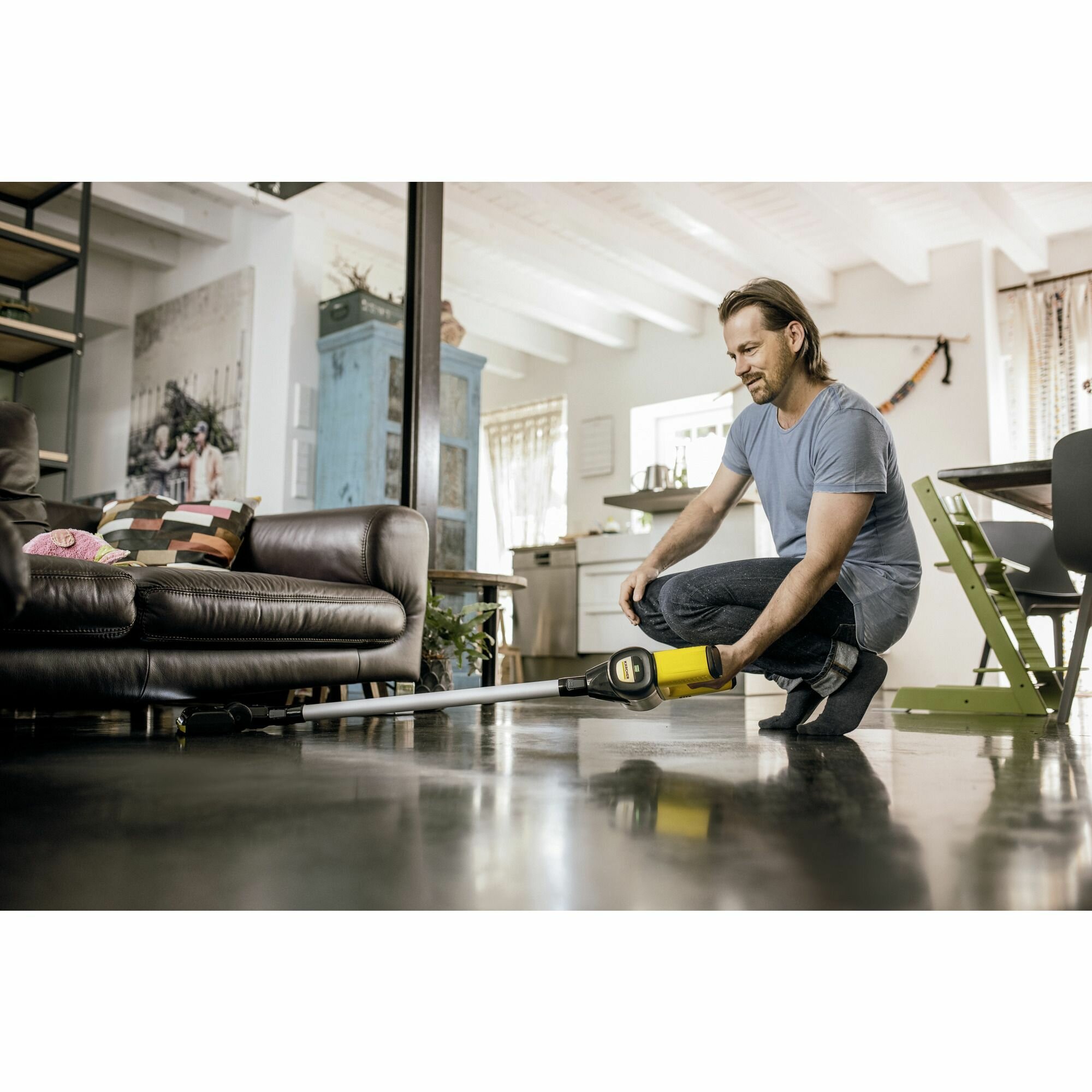 Вертикальный аккумуляторный пылесос Karcher VC 6 Cordless ourFamily (1.198-660.0) - фотография № 20