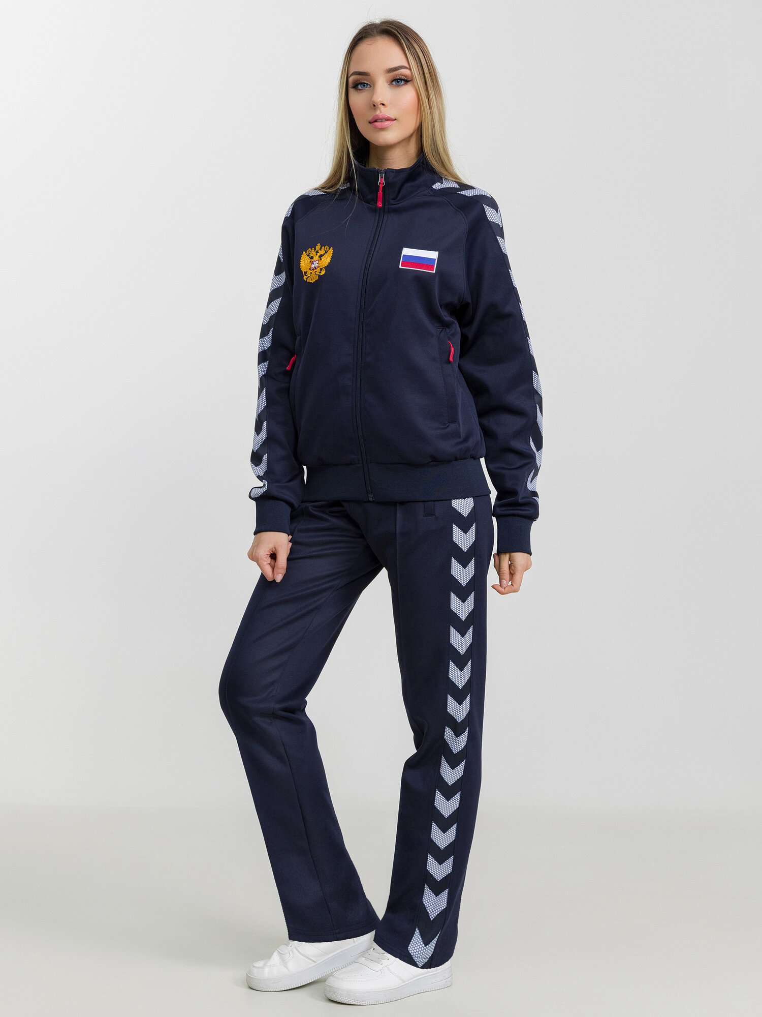 Костюм спортивный