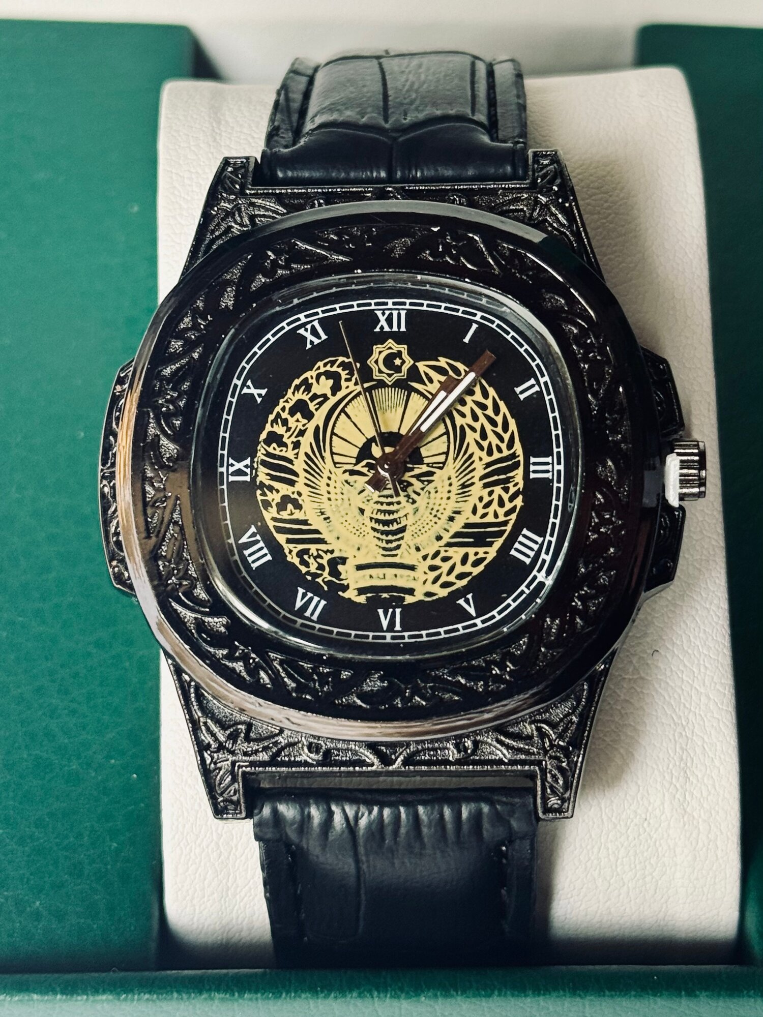 Наручные часы 100 Years Zeppelin, черный — фото 1