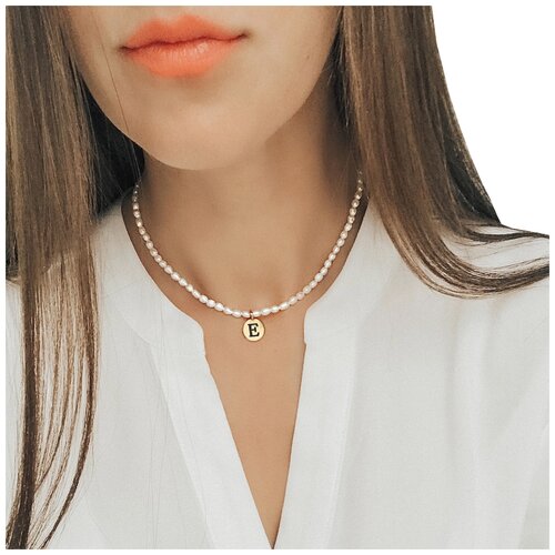 Колье PETRA буква E (E, белый, 40 см, цвет золото)