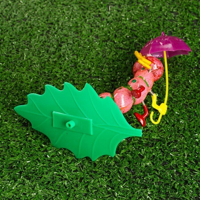 Садовый декор "Гусеница с зонтиком" - фотография № 4