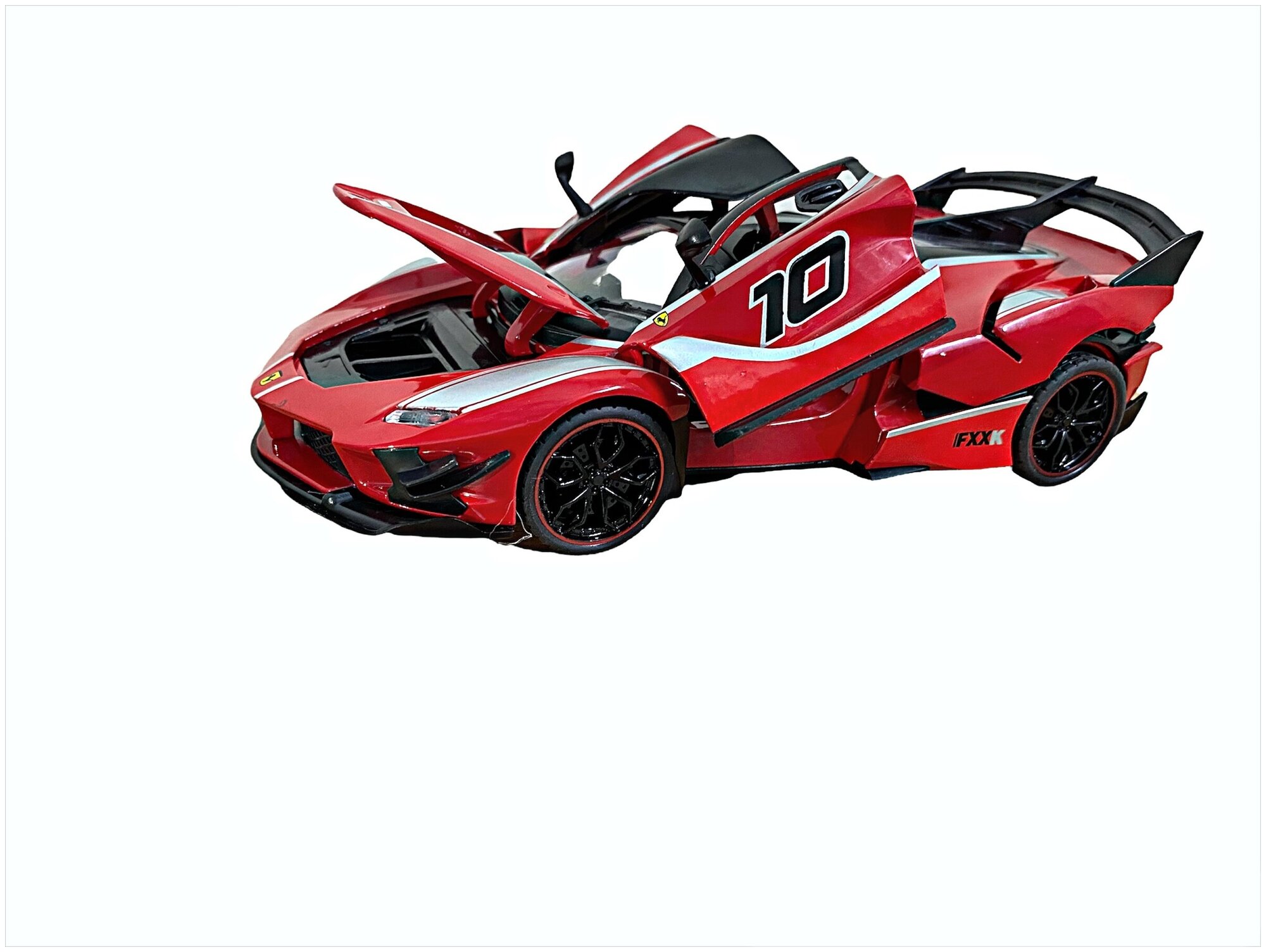 Масштабная коллекционная модель Ferrari LaFerrari 1:24 (металл свет звук)