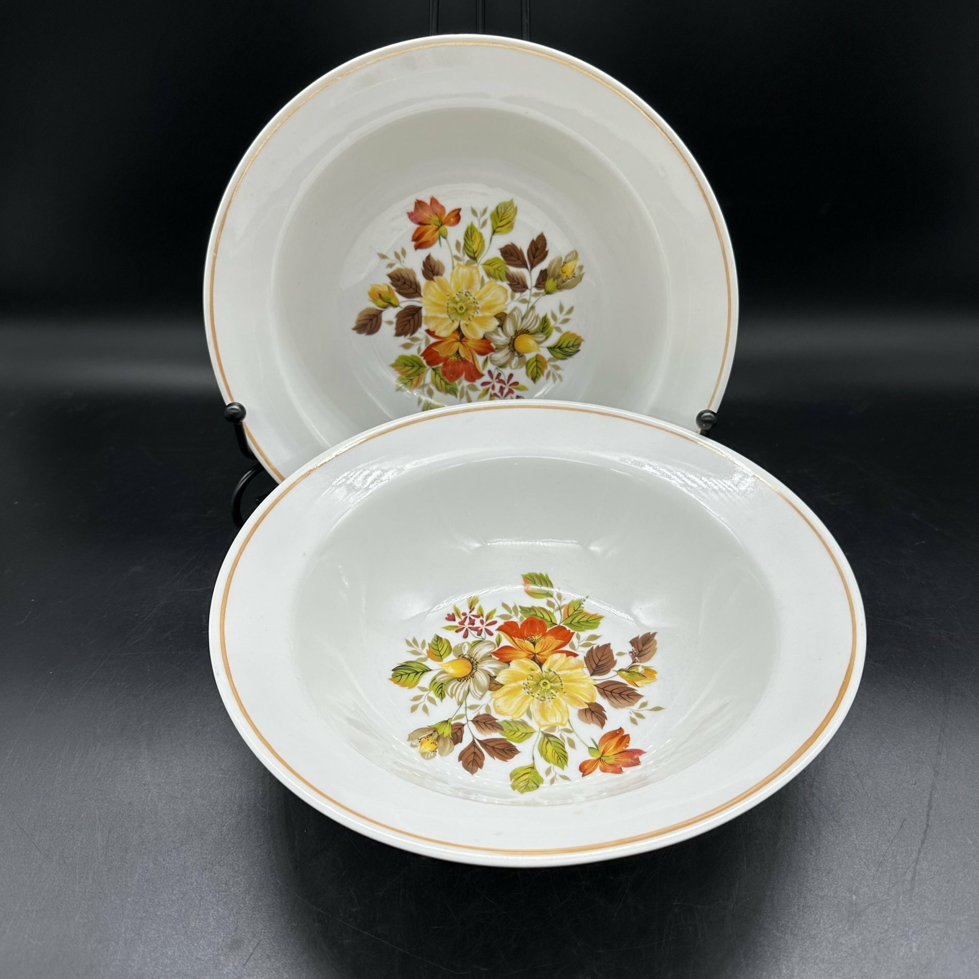 Набор из двух суповых тарелок с цветочным декором, фарфор, деколь