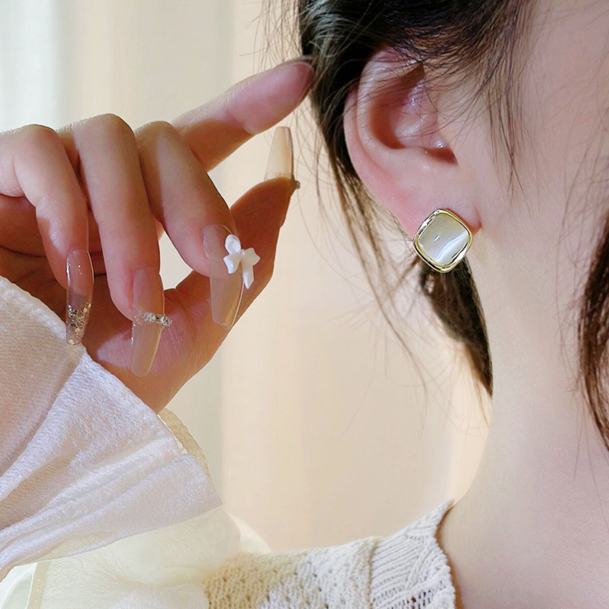 Серьги пусеты Стайл Групп, опал синтетический, размер 21 мм, золотистый — фото 1