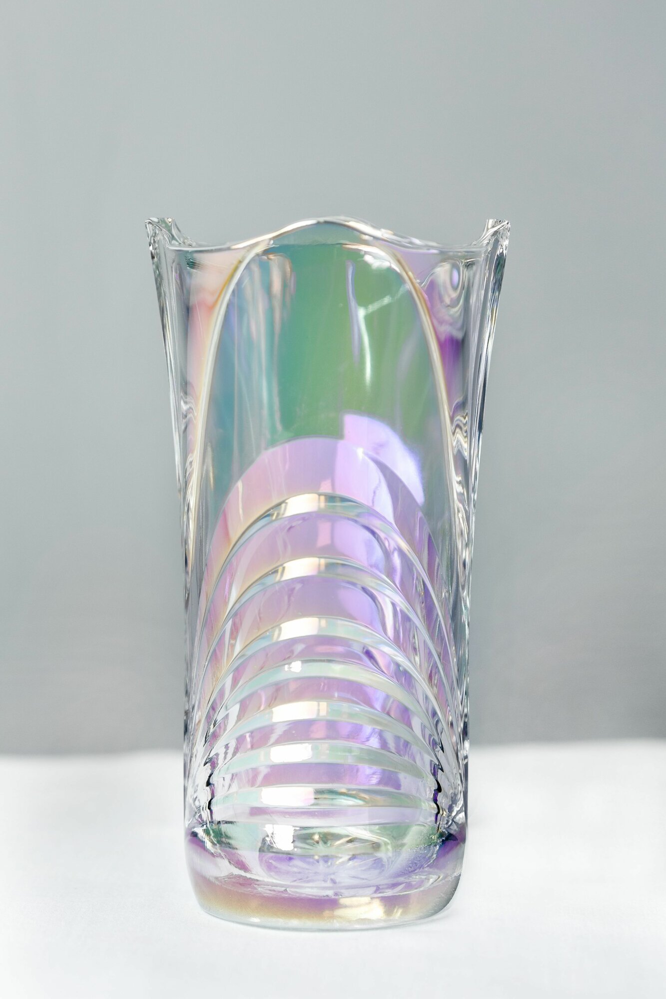 Стеклянная ваза Хамелеон, Лиловая дымка перламутровое исполнение, объём 650 мл, высота 19,5 см для цветов