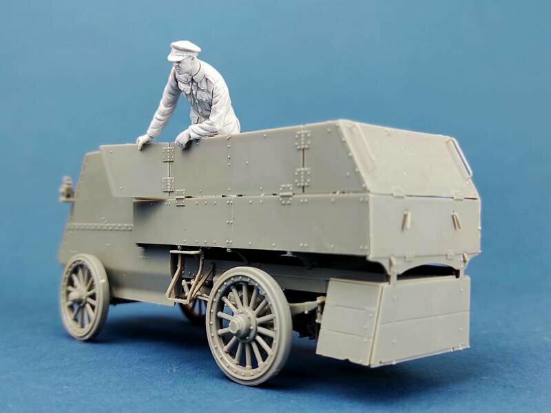 Фигура члена экипажа канадской мотопулеметной бригады №1. Масштаб 1:35