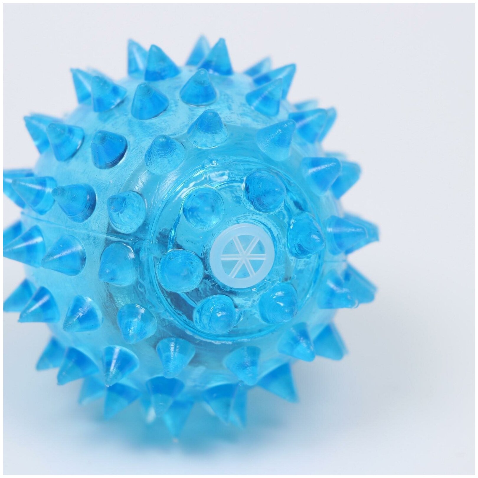 Мяч светящийся для собак средний, TPR, 5,5 см, голубой 6255218 - фотография № 2