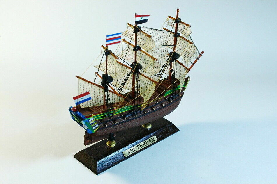 Масштабная модель 1/1250 Amsterdam — фото 1