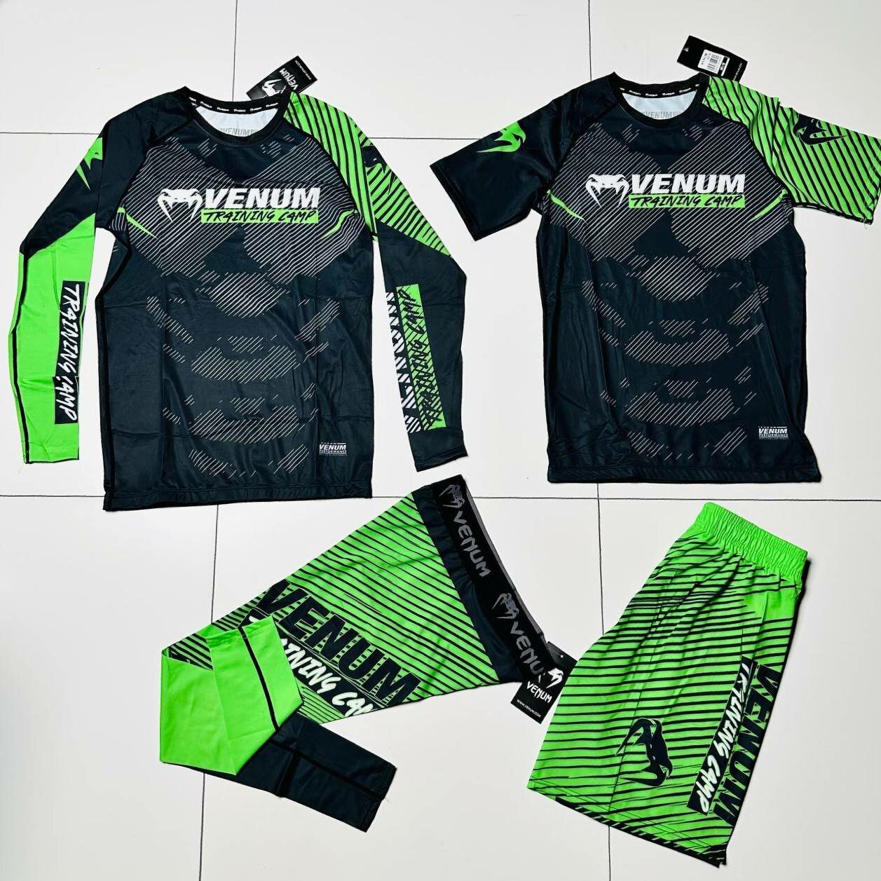 Костюм спортивный