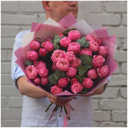 7 кустовых пионовидных роз Сильва пинк с эвкалиптом. Букет 251 Kimbirly Flowers
