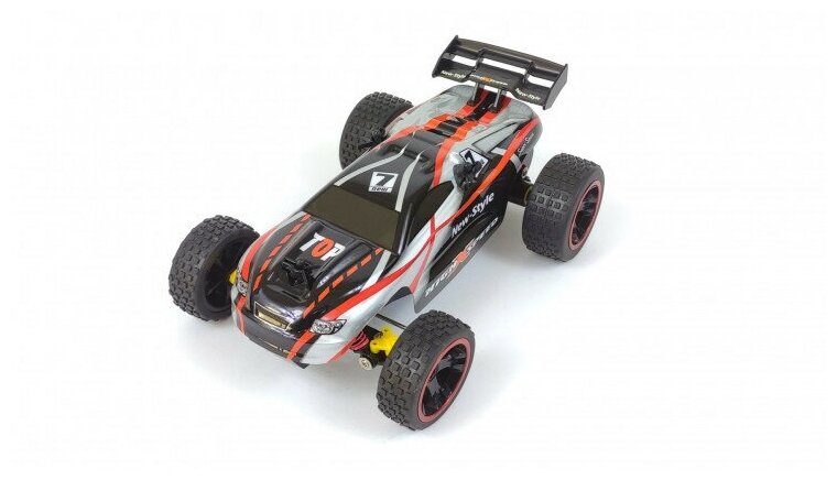 QY Toys Радиоуправляемая машинка трагги (1:18 2.4G 22 см) QY Toys QY1802B ()