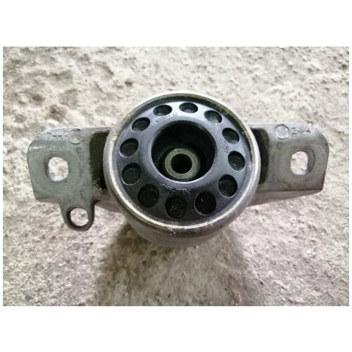 VAG 8K0513353E опора амортизатора верхняя 1шт