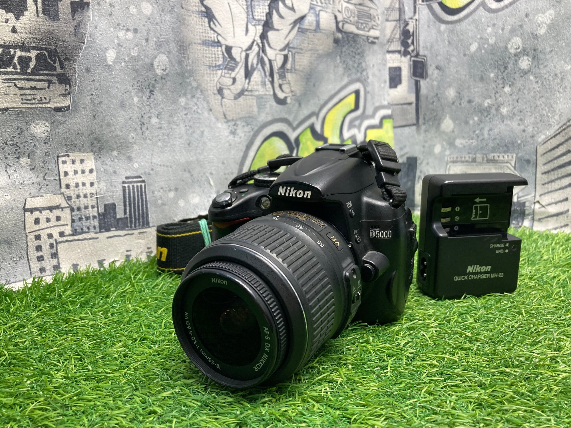 Nikon D5000 Kit 18-55mm 3.5-5.6G VR 10.000 кадров