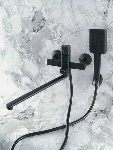 Изображение товара Смеситель для ванны с душем Potato P22360BL с длинным изливом, кран в ванную, черный