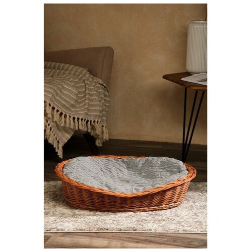 Лежанка для собак и кошек из лозы 64х48х11 см 3225₽
